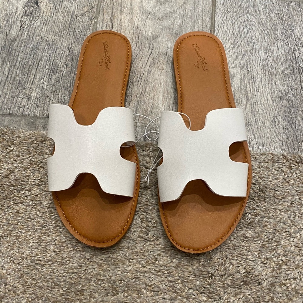 Universal Thread sandals